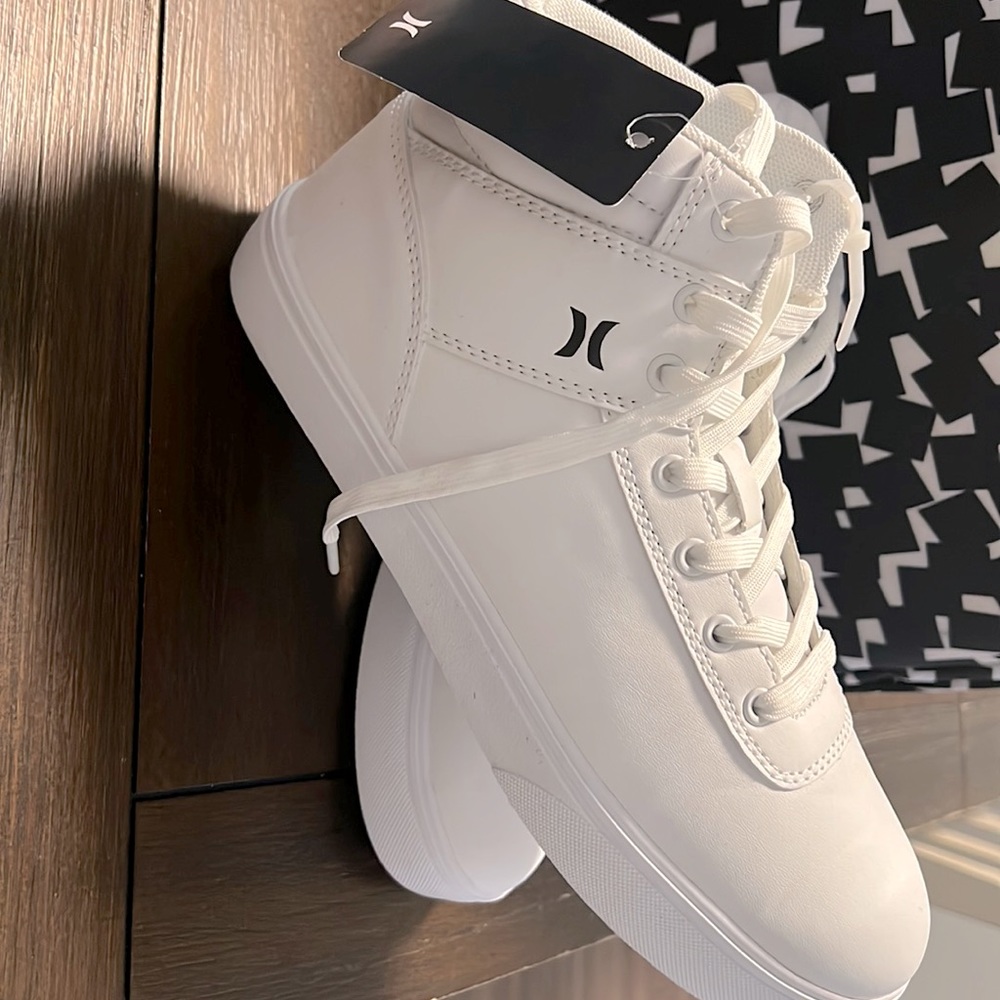 Hurley mid’s size 8(women) NEW